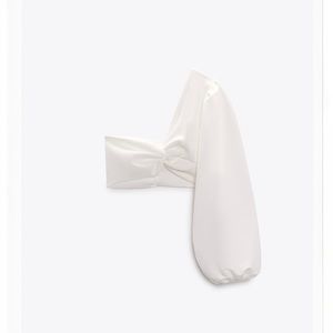 V-neck top with knot detail Zara